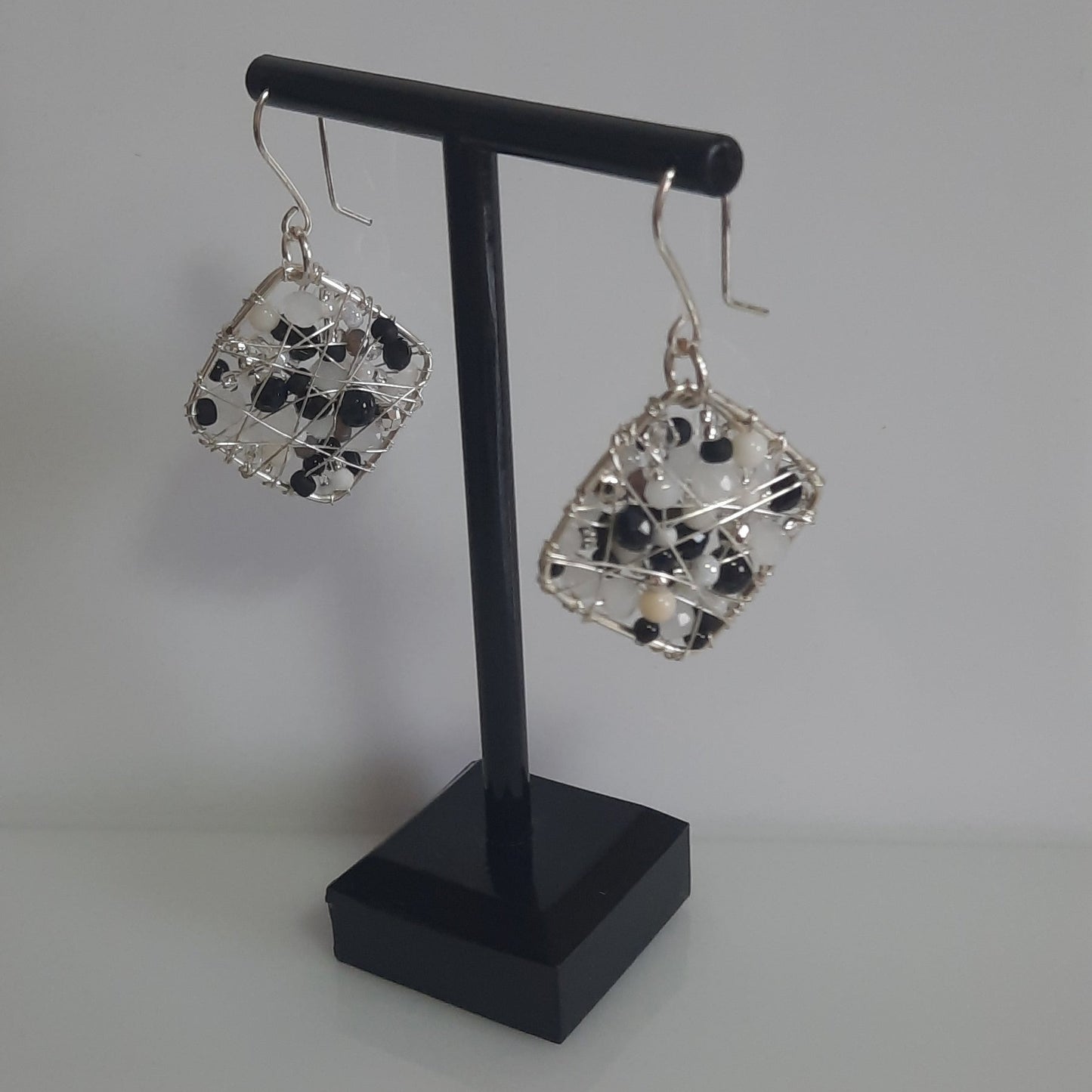 Aros Cuadrados Blanco-Negro