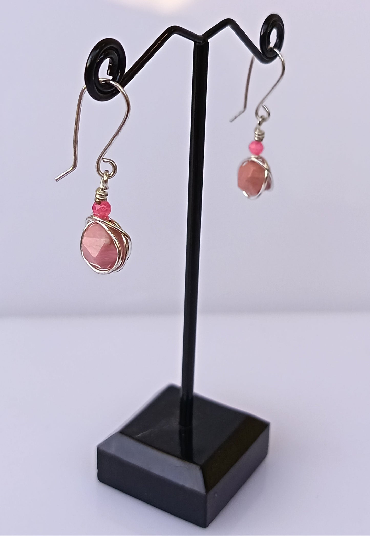 Aretes de piedra rodonita
